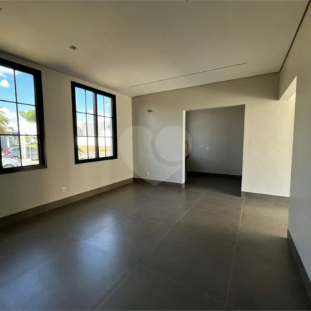 Casa à venda com 4 quartos, sendo 2 suítes,  no condomínio Florais Itália, Cuiabá - MT