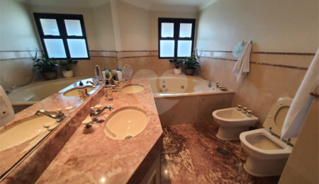 Apartamento à venda com 4 suítes em Vila Andrade, São Paulo, SP