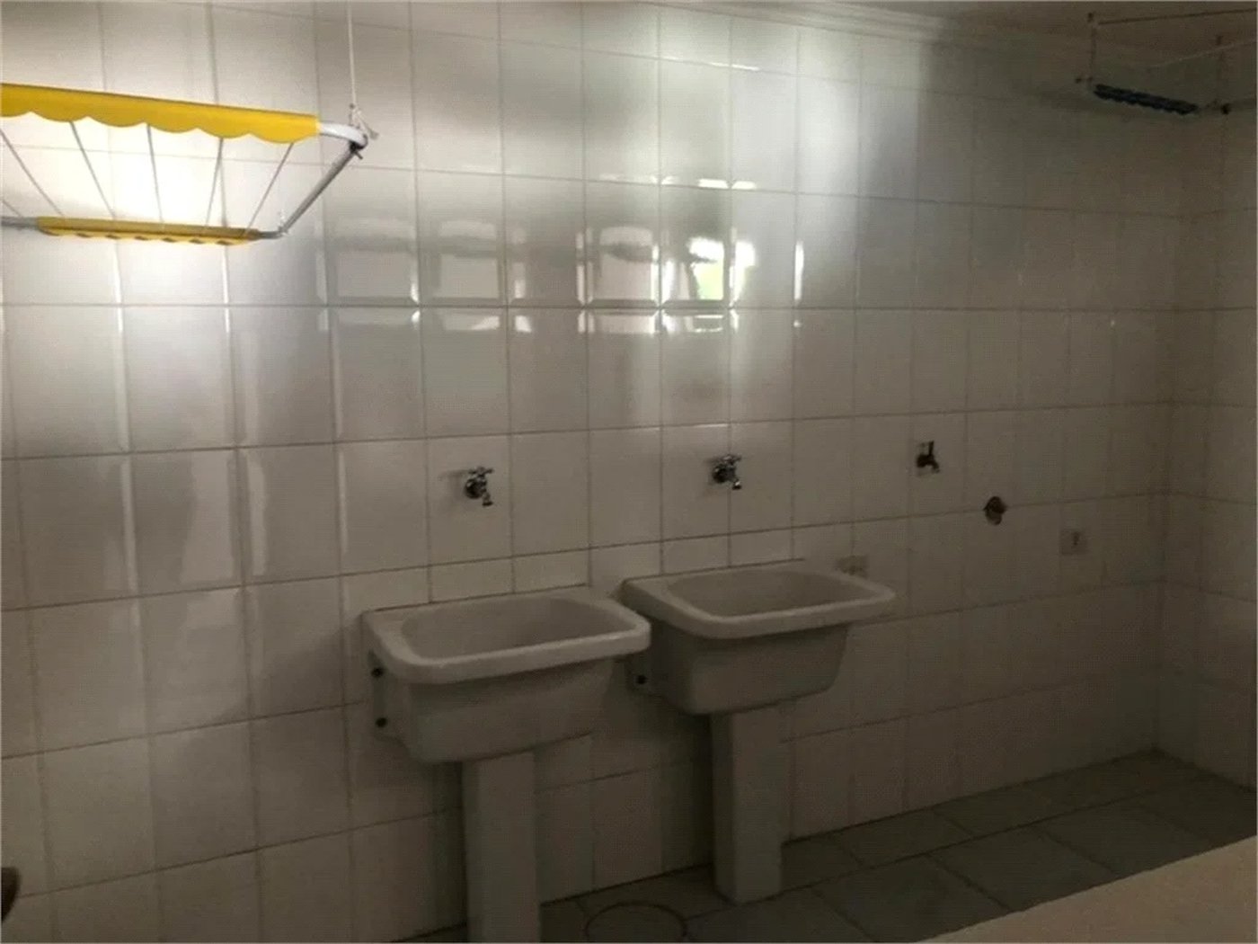 Casa à venda com 4 suítes no condomínio Vila das Emboabas, São Paulo - SP