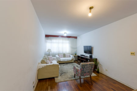 Casa à venda com 3 quartos, sendo 1 suíte,  em Campo Belo, São Paulo, SP