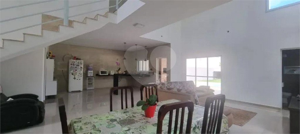 Casa à venda com 3 suítes no condomínio Villa D' Oro, Vinhedo - SP