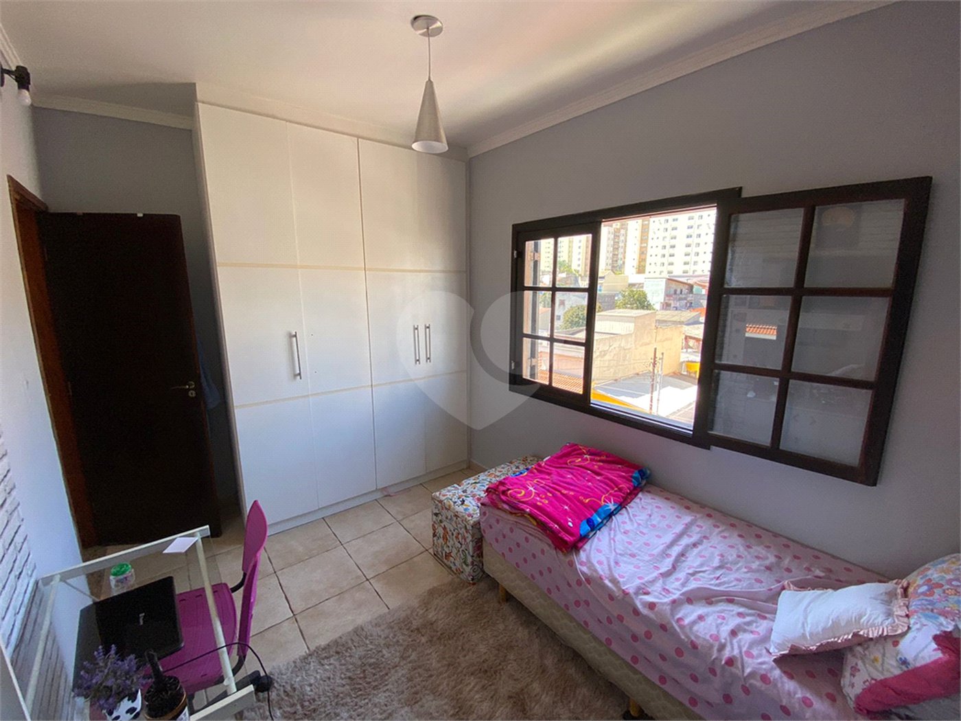 Casa à venda com 2 suítes no condomínio Pila, São Paulo - SP
