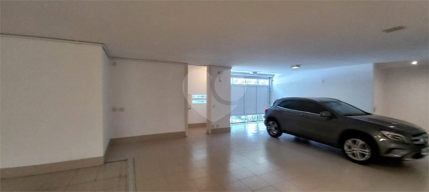 Sobrado à venda ou para alugar com 7 quartos, sendo 4 suítes,  em Cidade Jardim, São Paulo, SP