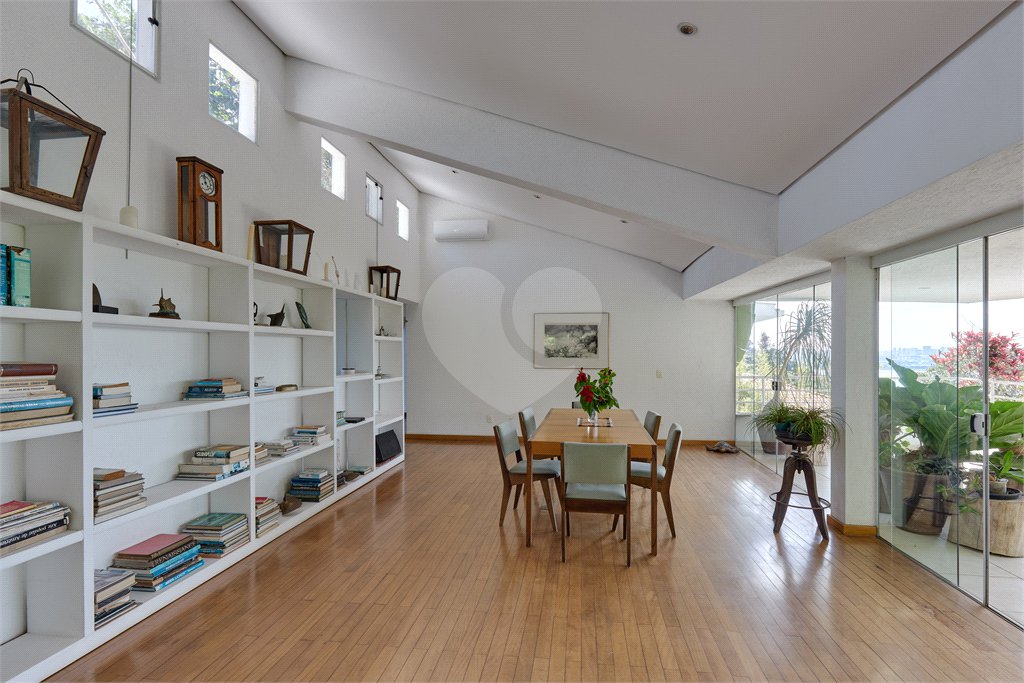 Casa à venda com 3 quartos, sendo 1 suíte, em Guarapiranga, São Paulo, SP