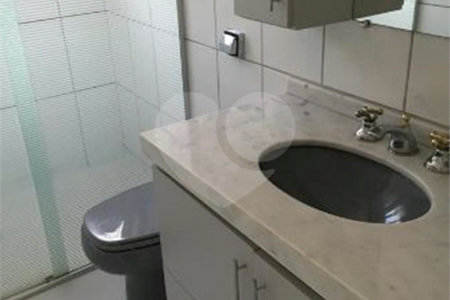 Sobrado à venda com 3 quartos, sendo 1 suíte, em Vila Galvão, Guarulhos, SP