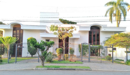 Casa à venda com 4 quartos, sendo 1 suíte,  em Jardim Guedala, São Paulo, SP