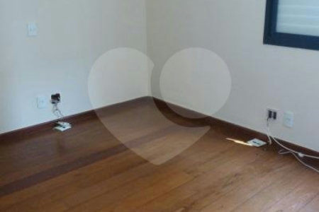 Cobertura à venda com 3 quartos, sendo 1 suíte,  em Vila Suzana, São Paulo, SP