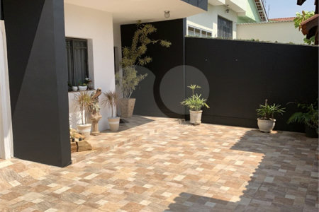 Sobrado à venda com 4 quartos, sendo 3 suítes,  em Jardim Alvinópolis, Atibaia, SP