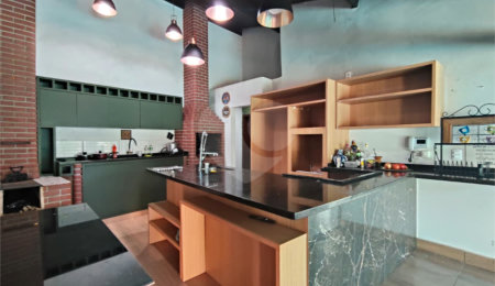 Casa Térrea à venda com 4 quartos, sendo 1 suíte,  em Vila Mazzei, Itapetininga, SP