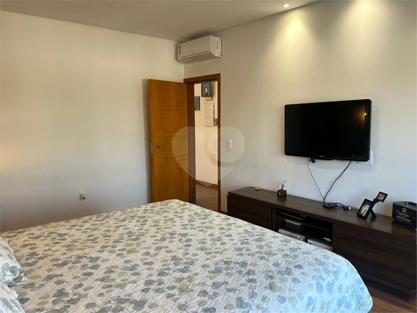 Casa à venda com 4 quartos, sendo 3 suítes, no condomínio Ibiti Reserva, Sorocaba - SP