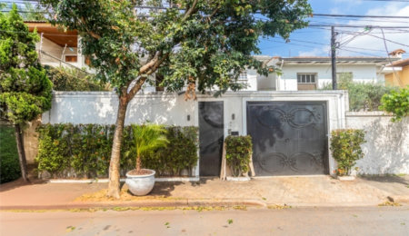 Casa à venda com 4 quartos, sendo 3 suítes,  em Brooklin, São Paulo, SP