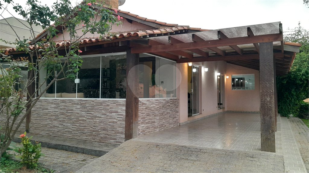 Casa à venda com 3 quartos, sendo 1 suíte,  em Retiro das Fontes, Atibaia, SP