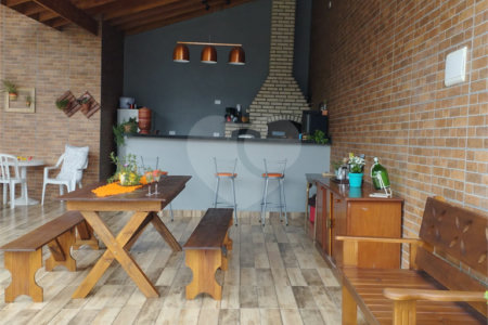 Chácara à venda com 3 quartos, sendo 1 suíte,  no Centro, Araçoiaba da Serra, SP