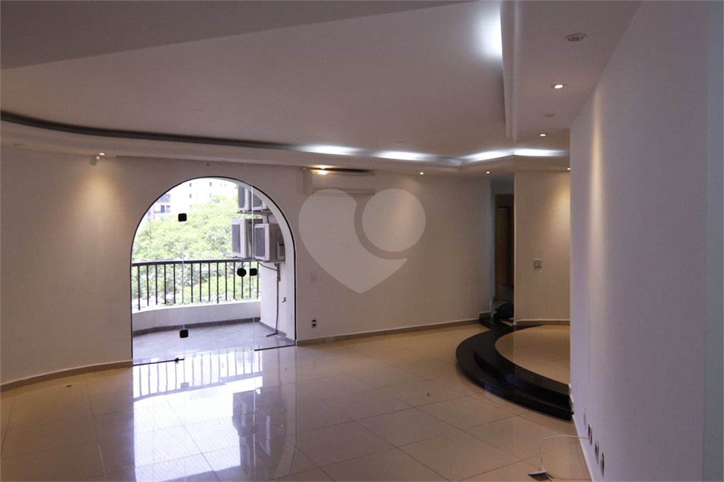 Apartamento à venda com 4 quartos, sendo 2 suítes, em Indianópolis, São Paulo, SP