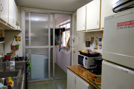 Apartamento à venda com 3 quartos, sendo 1 suíte,  em Real Parque, São Paulo, SP