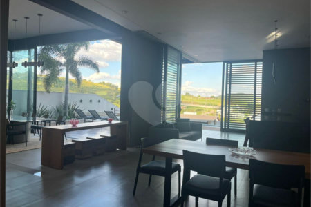 Casa à venda com 4 suítes no condomínio Residencial Campo de Toscana, Vinhedo - SP