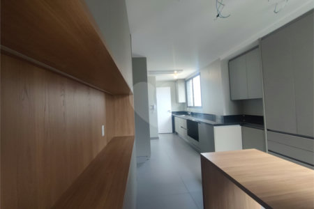 Cobertura à venda com 3 suítes em Vila Nova Conceição, São Paulo, SP