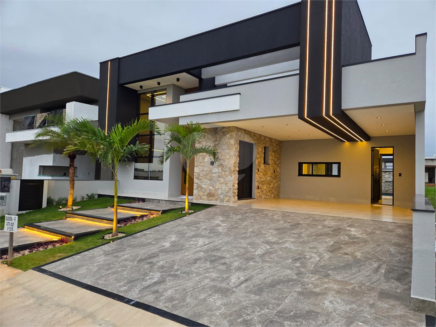 Casa à venda com 3 suítes no condomínio Jardim Residencial Dona Maria Candida, Indaiatuba - SP