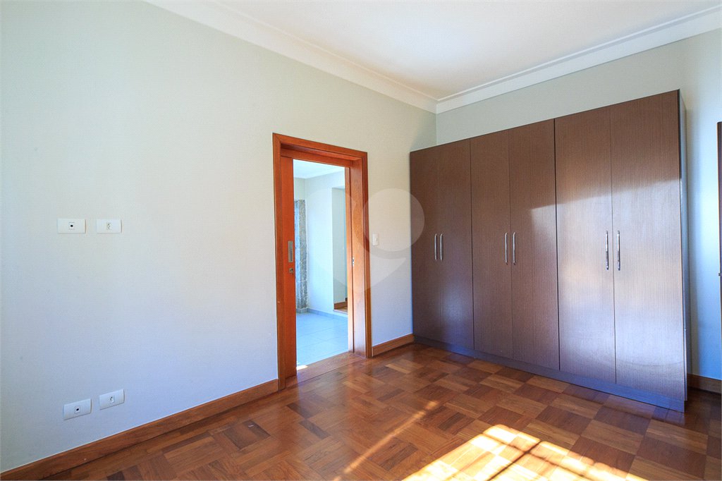 Casa Térrea à venda com 3 quartos, sendo 1 suíte, em Alto da Boa Vista, São Paulo, SP
