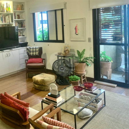 Apartamento à venda com 2 quartos, sendo 1 suíte,  em Real Parque, São Paulo, SP