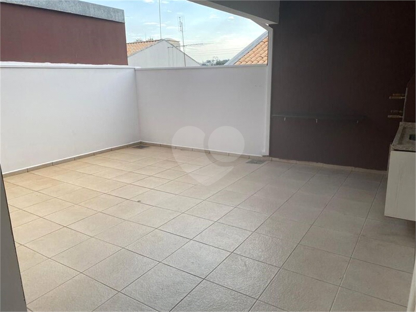 Casa à venda com 3 quartos, sendo 1 suíte, no condomínio Portal das Acacias, Indaiatuba - SP