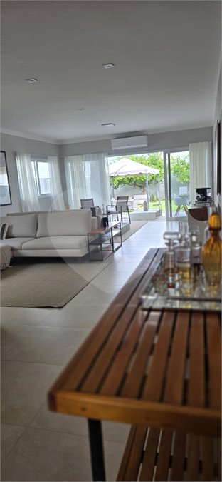 Casa à venda ou para alugar com 3 suítes no condomínio Residencial Helvétia Park, Indaiatuba - SP
