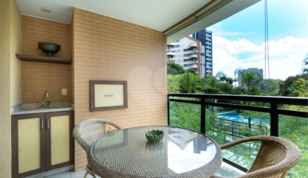 Apartamento à venda com 3 suítes em Vila Suzana, São Paulo, SP