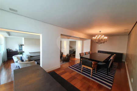 Apartamento à venda com 3 quartos, sendo 2 suítes, em Alto da Boa Vista, São Paulo, SP