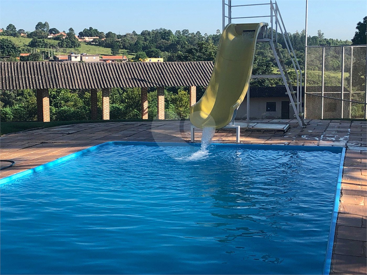 Chácara à venda com 9 quartos, sendo 6 suítes,  em Araçoiaba da Serra, SP