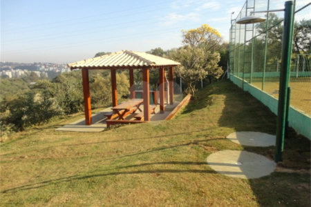 Terreno à venda com 1 suíte no condomínio Bosque dos Cambarás, Valinhos - SP