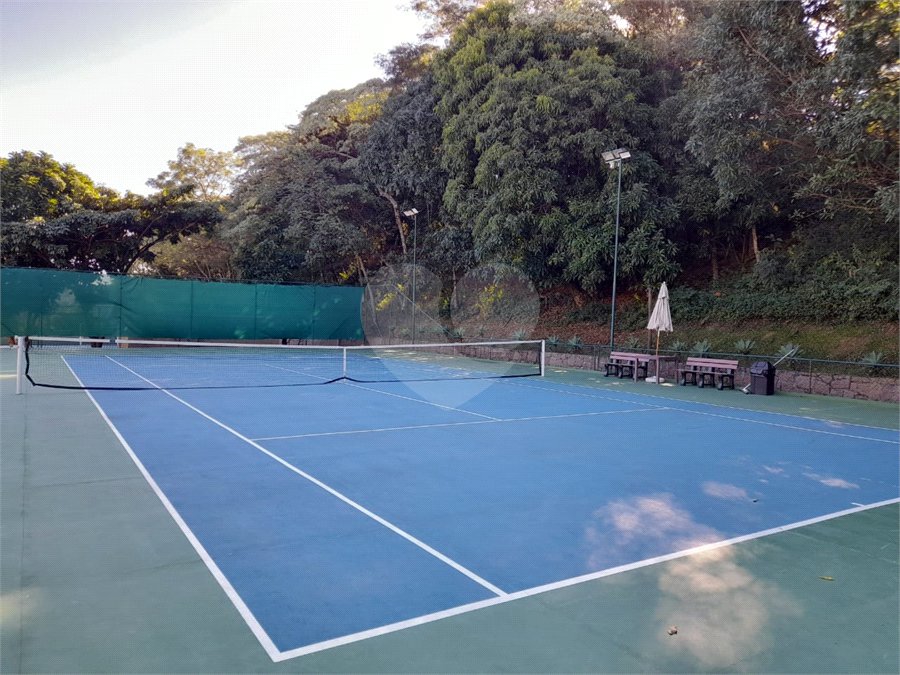 Casa à venda com 4 quartos, sendo 3 suítes, no condomínio Residencial Terras de Vinhedo, Vinhedo - SP
