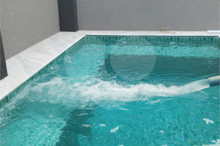 Casa à venda com 3 quartos, sendo 1 suíte, no condomínio Residencial Jardins da Catalunha, Atibaia - SP