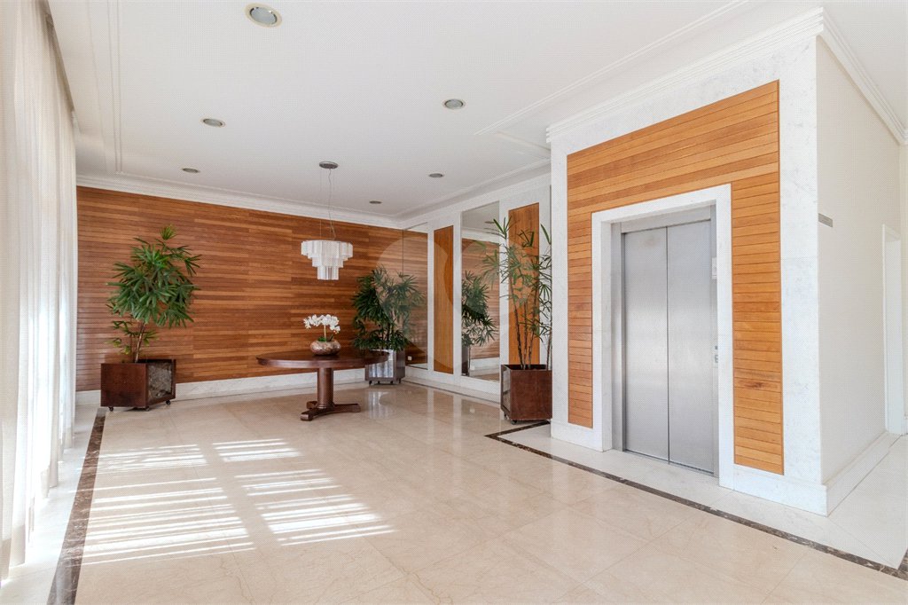 Apartamento à venda com 4 quartos, sendo 2 suítes, em Jardim Marajoara, São Paulo, SP