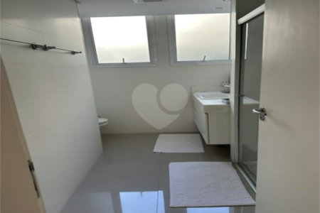 Apartamento à venda com 3 quartos, sendo 1 suíte,  em Cerqueira César, São Paulo, SP