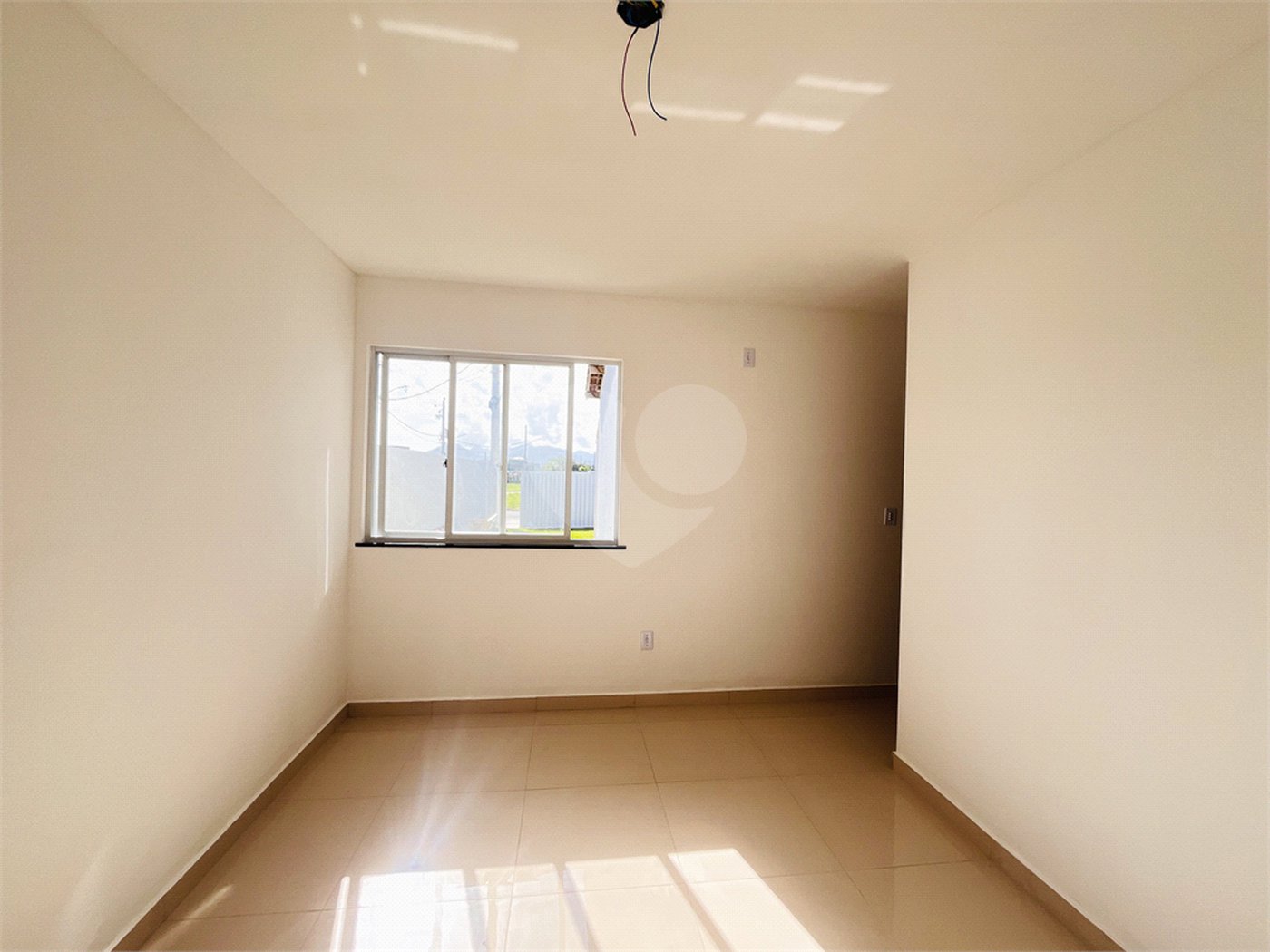 Casa à venda com 2 quartos, sendo 1 suíte, no condomínio Parque Guará, Rio de Janeiro - RJ