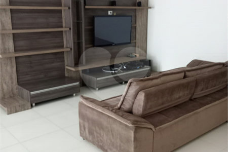 Casa à venda com 3 quartos, sendo 2 suítes, no condomínio Granja Olga II, Sorocaba - SP
