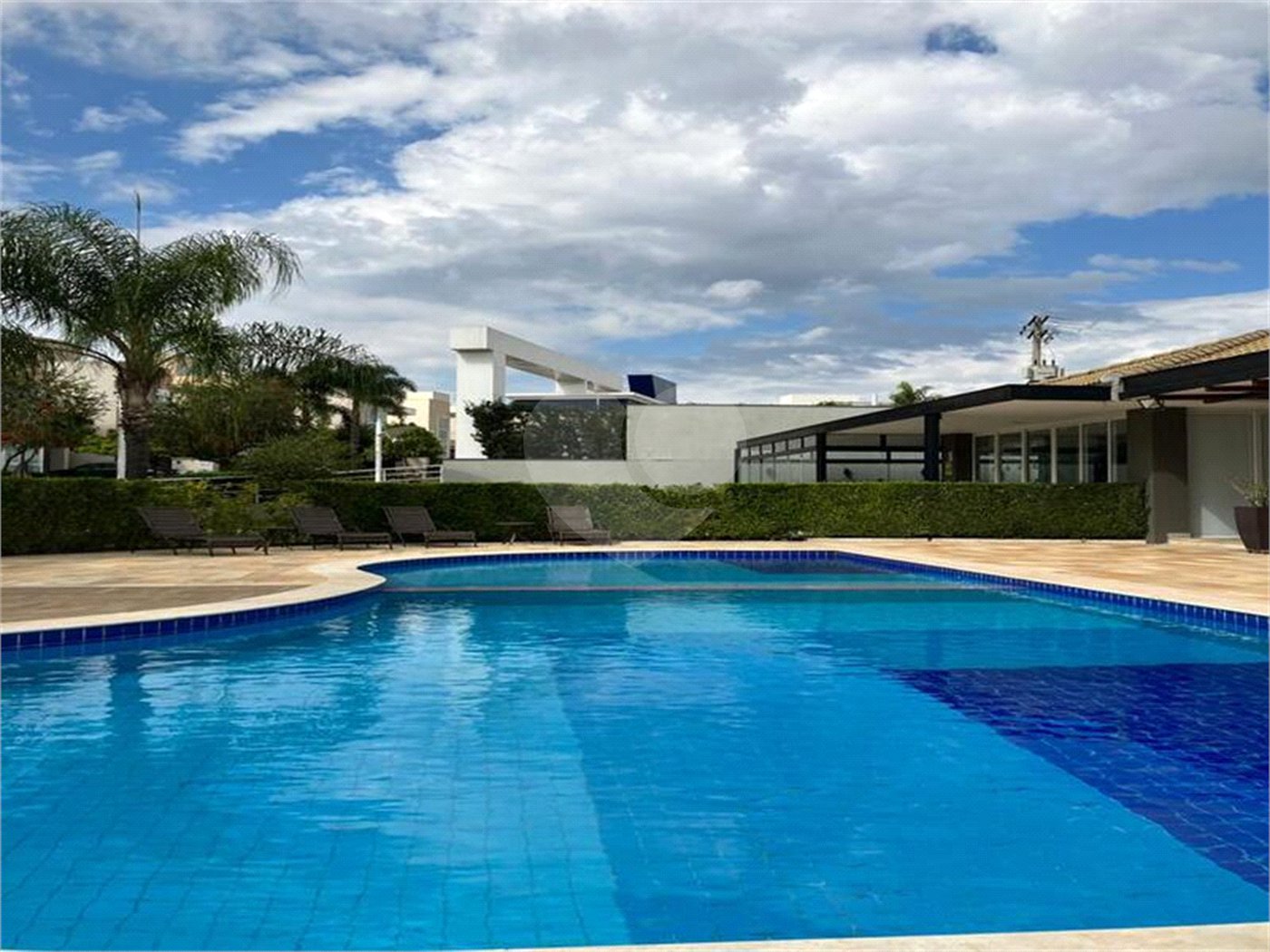 Casa à venda com 3 suítes no condomínio Maison Blanche, Indaiatuba - SP