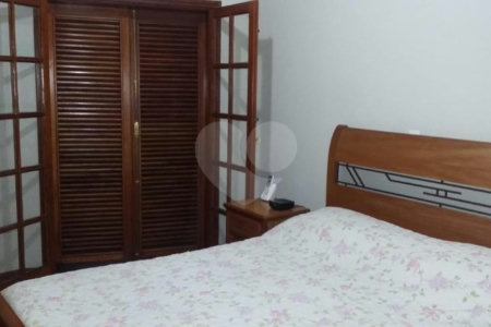 Sobrado à venda com 3 suítes em Chora Menino, São Paulo, SP
