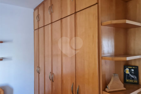 Sobrado à venda com 2 quartos, sendo 1 suíte, em Jardim Ivana, São Paulo, SP