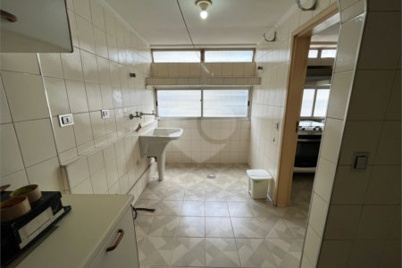 Apartamento à venda com 3 quartos, sendo 1 suíte, em Itaim Bibi, São Paulo, SP