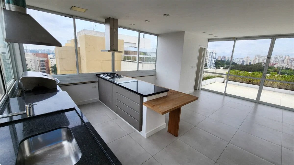 Apartamento à venda com 3 quartos, sendo 2 suítes, em Paraíso do Morumbi, São Paulo, SP