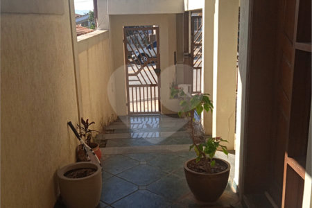 Casa à venda com 8 quartos, sendo 3 suítes, em Jardim Terceiro Centenário, Atibaia, SP