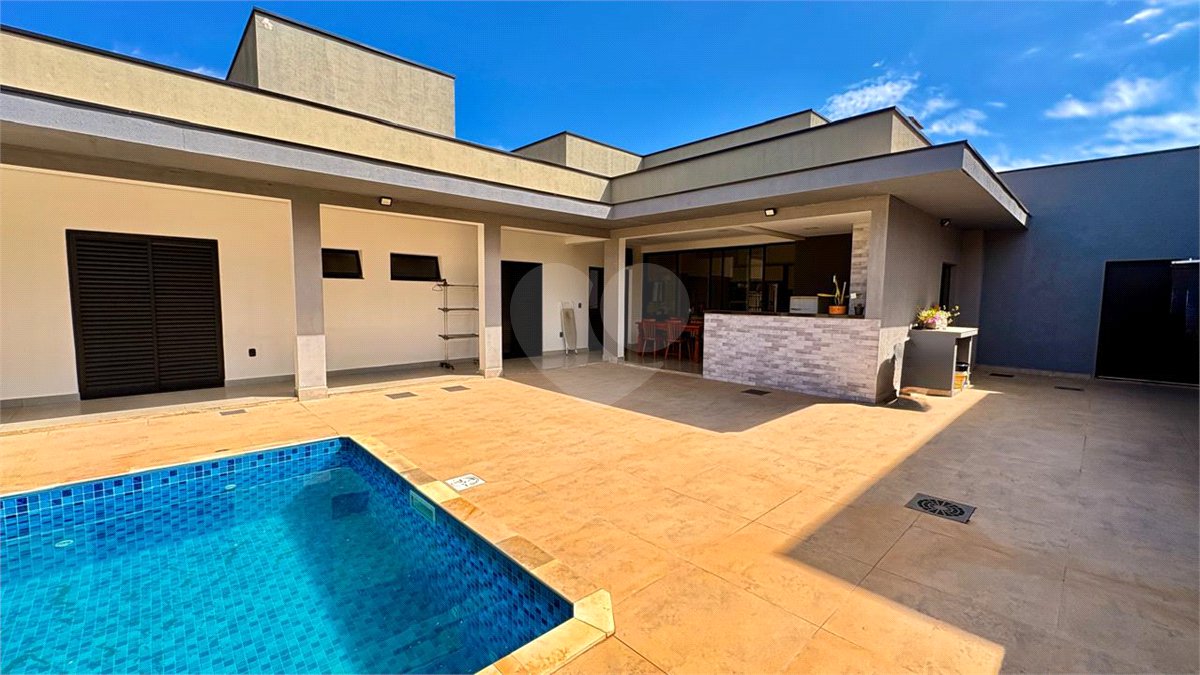 Casa à venda com 3 suítes no condomínio Village Ipanema 2, Araçoiaba da Serra - SP
