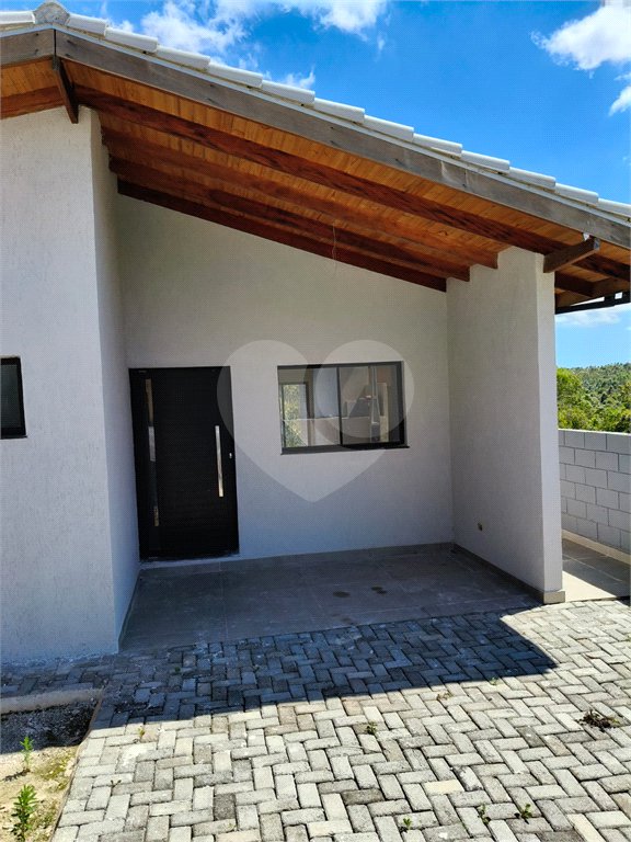 Casa à venda com 2 quartos no condomínio Águas de São Pedro, Mairiporã - SP