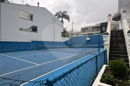 Casa Térrea à venda com 4 suítes em Anchieta, São Bernardo do Campo, SP