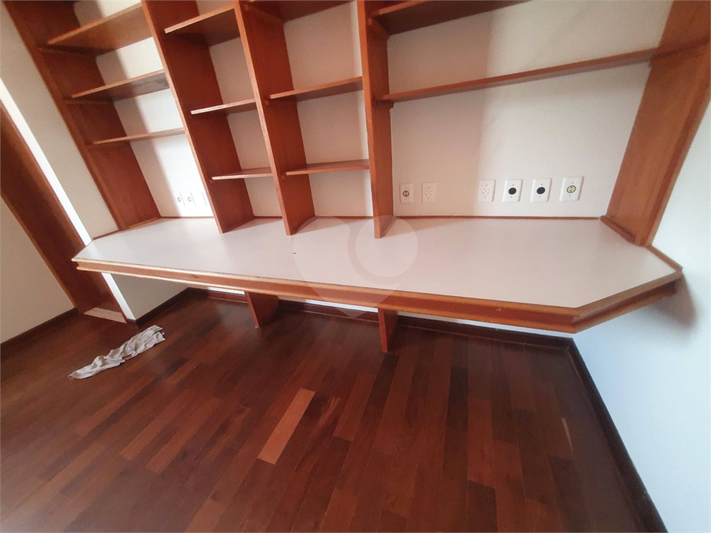 Casa de Vila à venda com 4 suítes em Jardim Santa Rosália, Sorocaba, SP