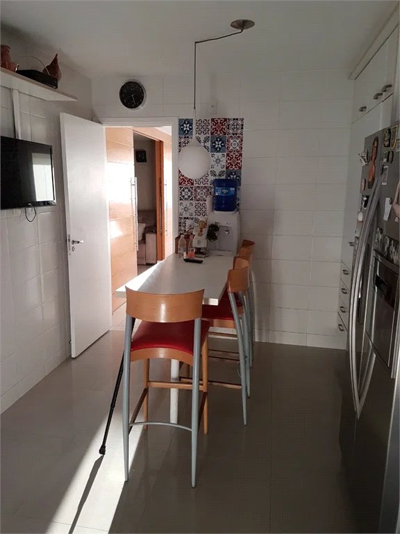 Apartamento à venda com 3 suítes em Jardim Londrina, São Paulo, SP