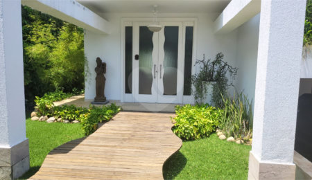 Casa à venda com 4 quartos, sendo 2 suítes,  no condomínio Crystal Lake, Rio de Janeiro - RJ
