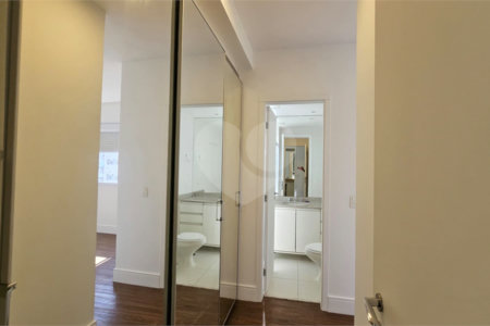 Apartamento à venda ou para alugar com 3 quartos, sendo 2 suítes, em Vila Anastácio, São Paulo, SP