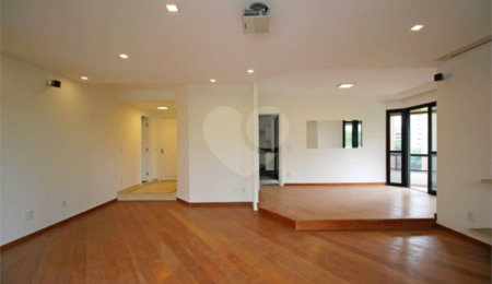 Apartamento à venda com 4 quartos, sendo 3 suítes,  em Vila Suzana, São Paulo, SP